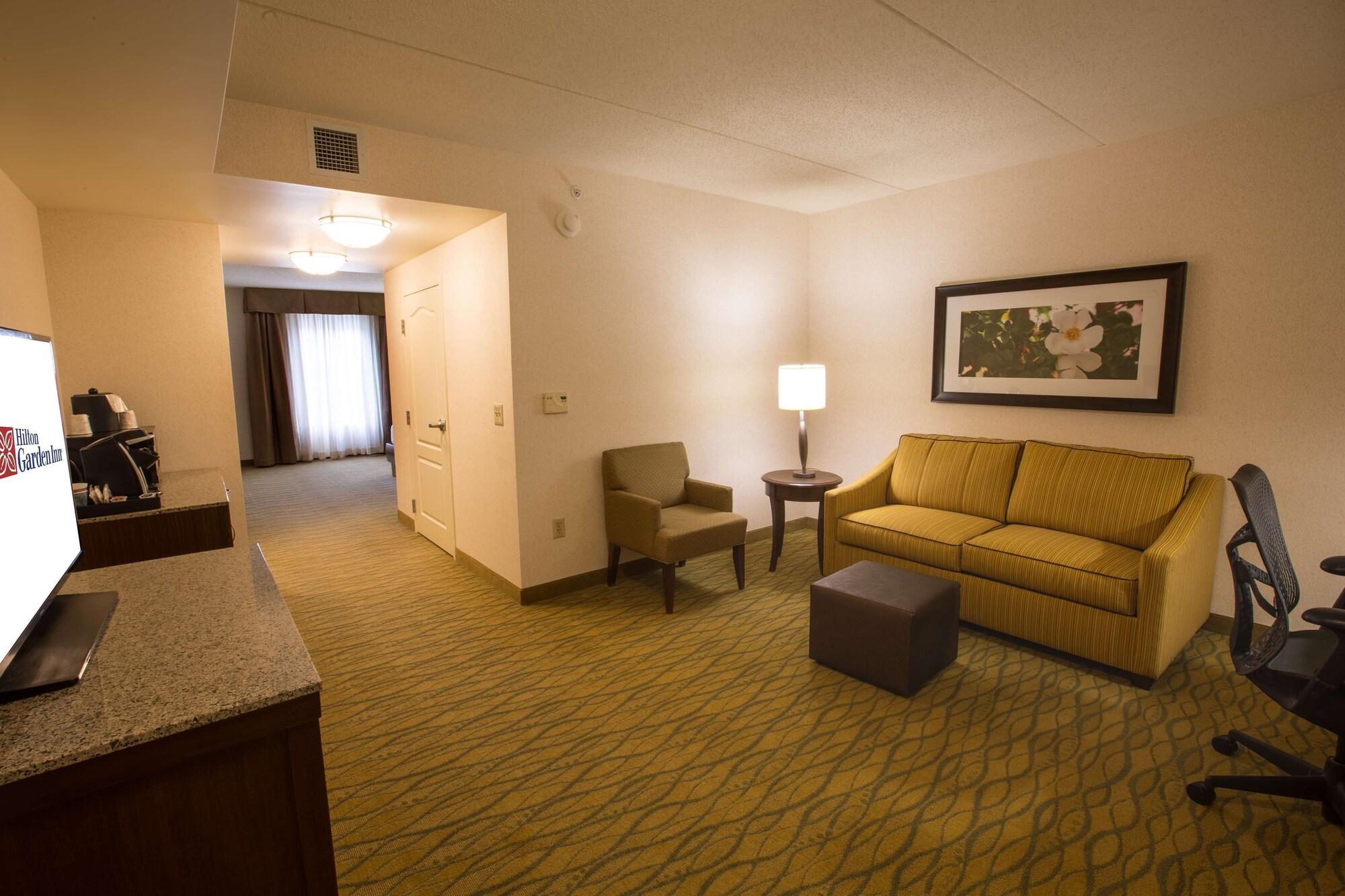 Hilton Garden Inn Стейт Колледж Экстерьер фото