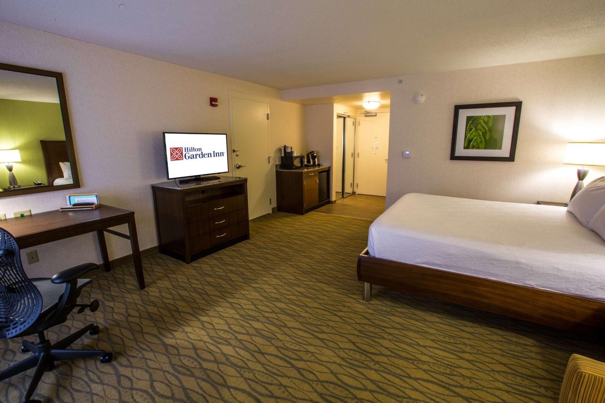 Hilton Garden Inn Стейт Колледж Экстерьер фото