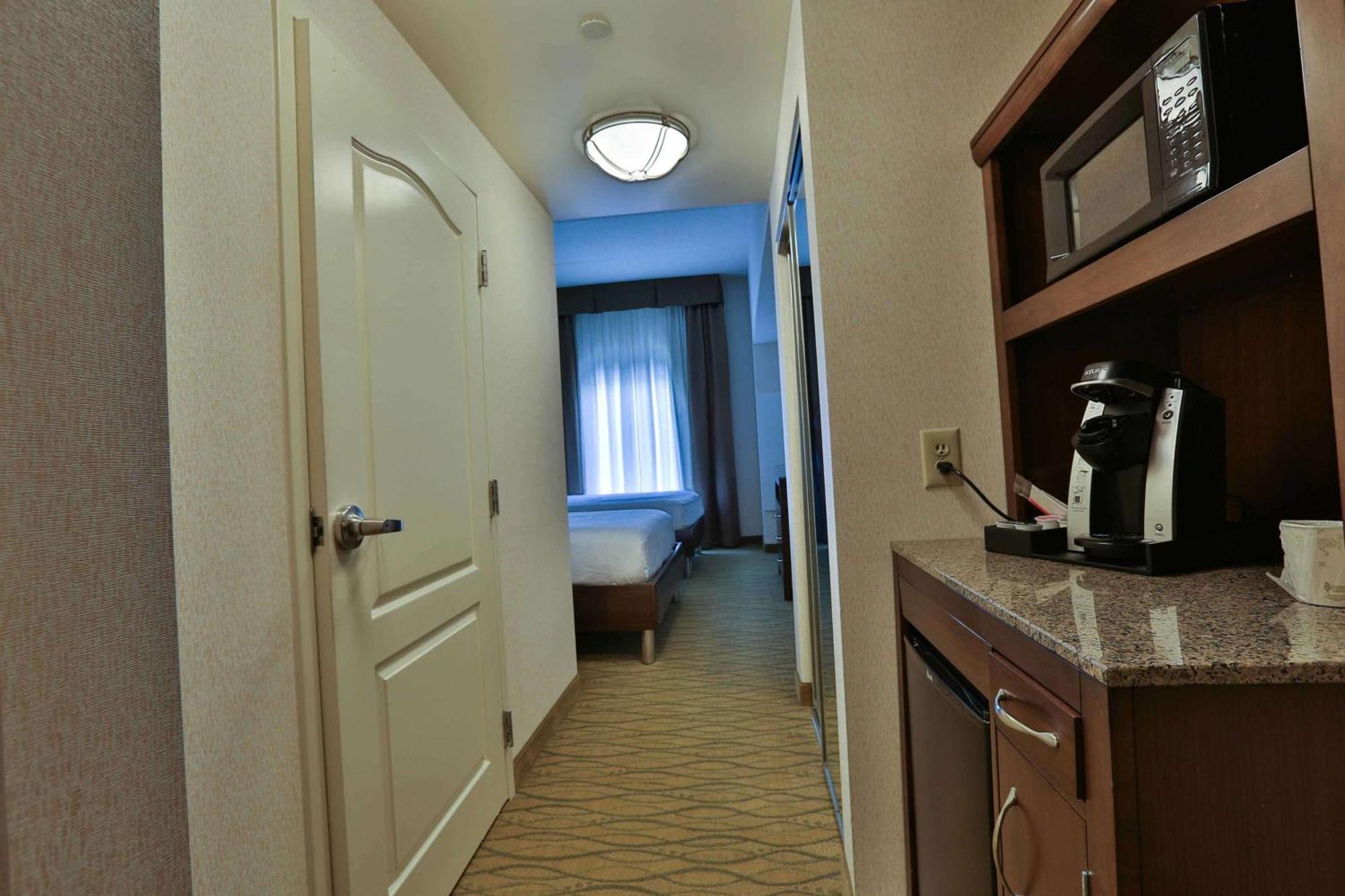 Hilton Garden Inn Стейт Колледж Экстерьер фото