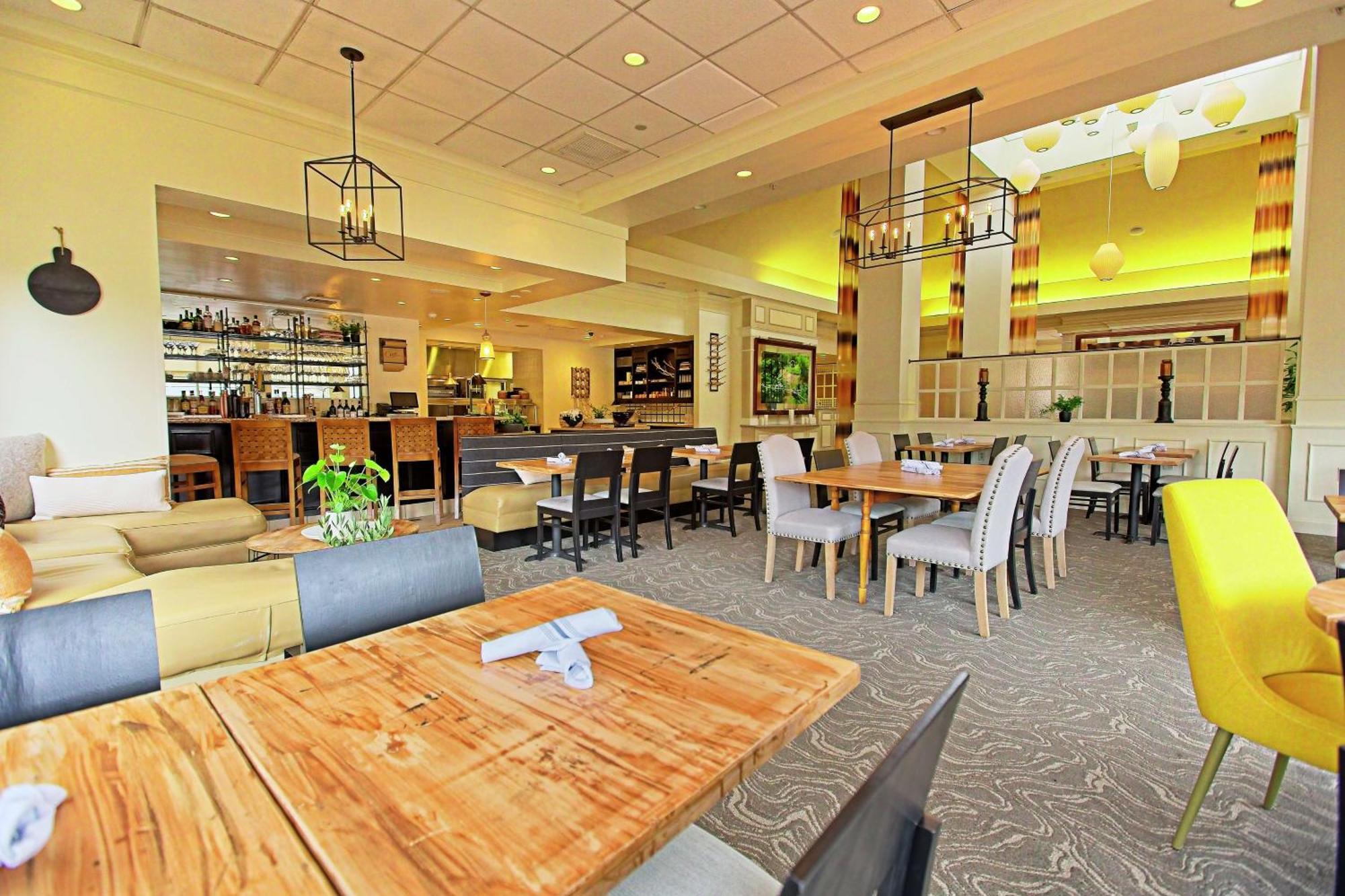 Hilton Garden Inn Стейт Колледж Экстерьер фото