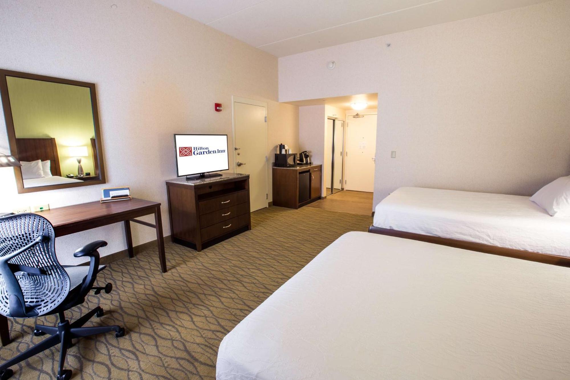Hilton Garden Inn Стейт Колледж Экстерьер фото